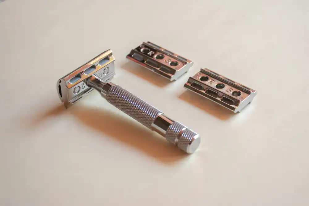a close up of a razor to shave effectively